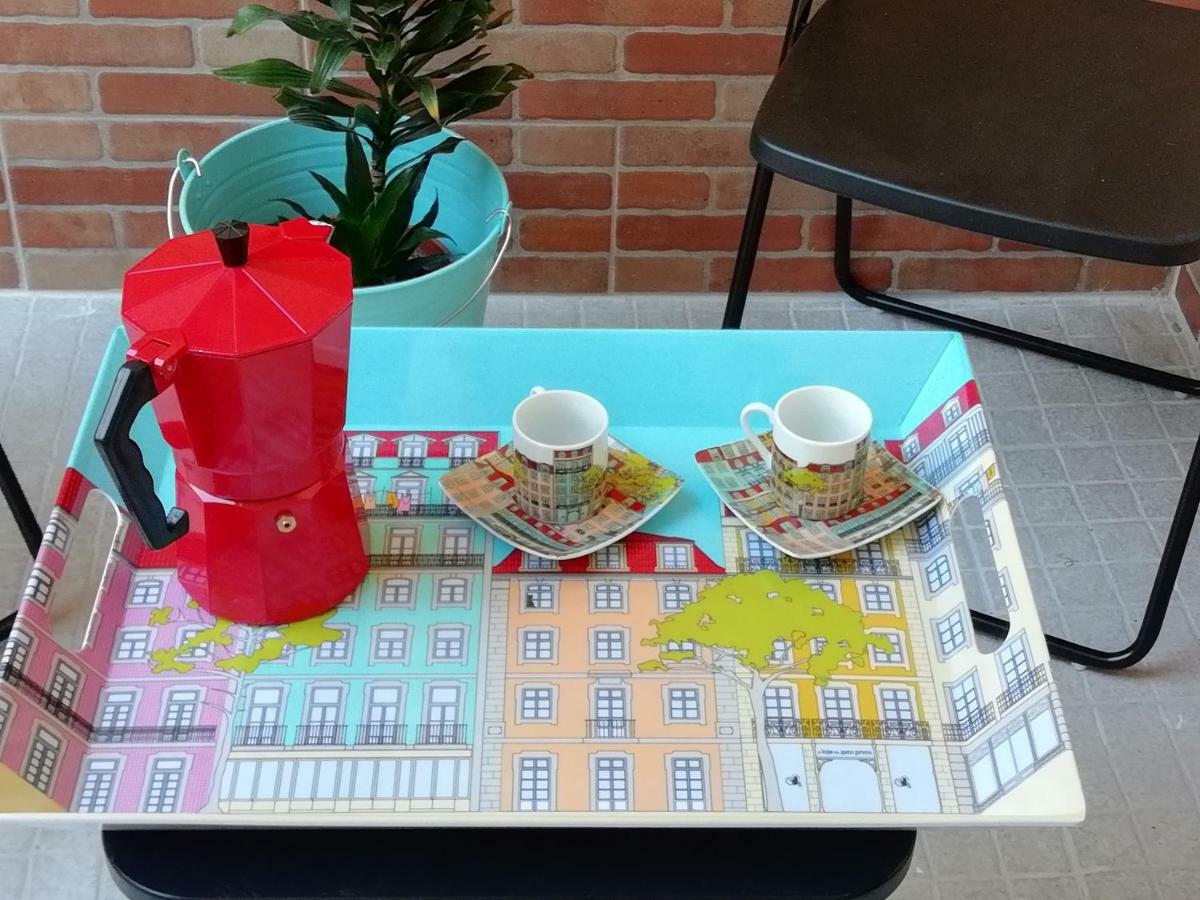 Apartament'S Veiga Areeiro Lisbona Esterno foto